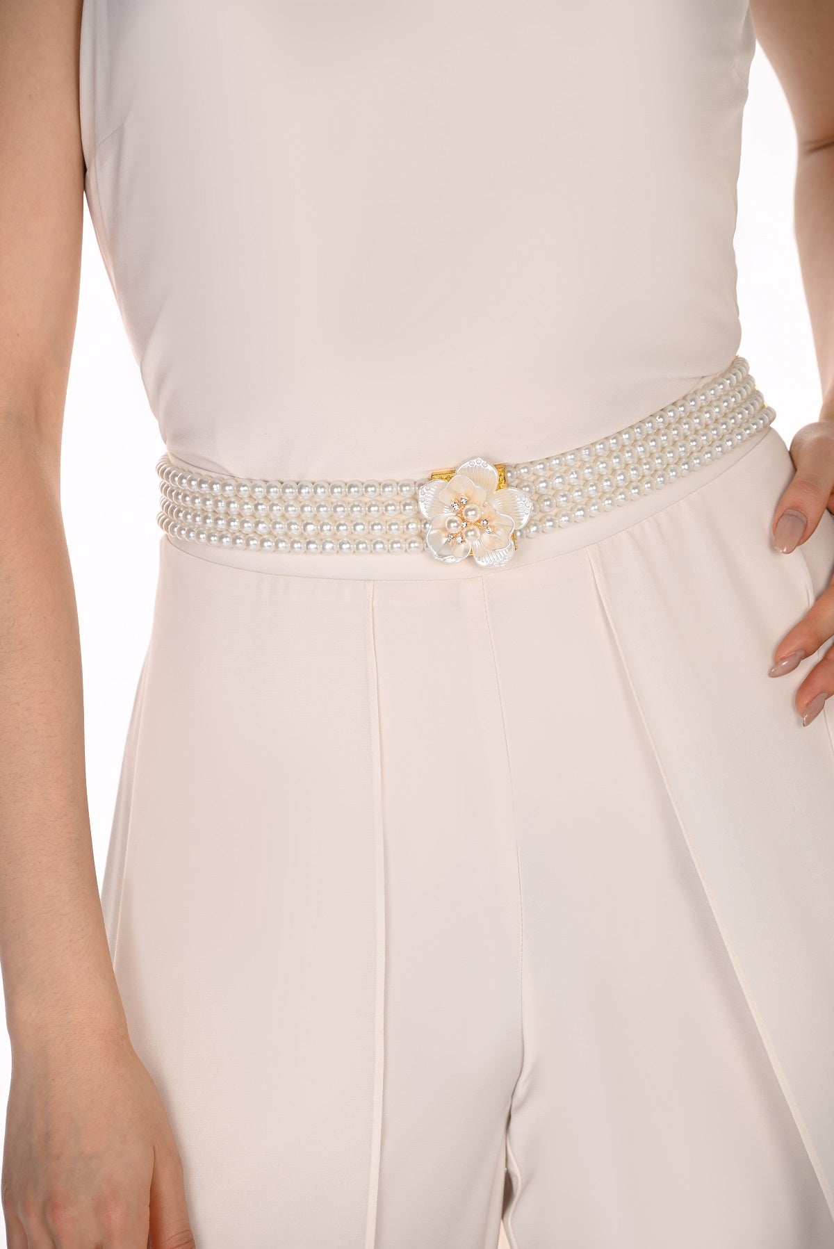Elegant Pearl Strand Belt. Frank Lyman Style A26900