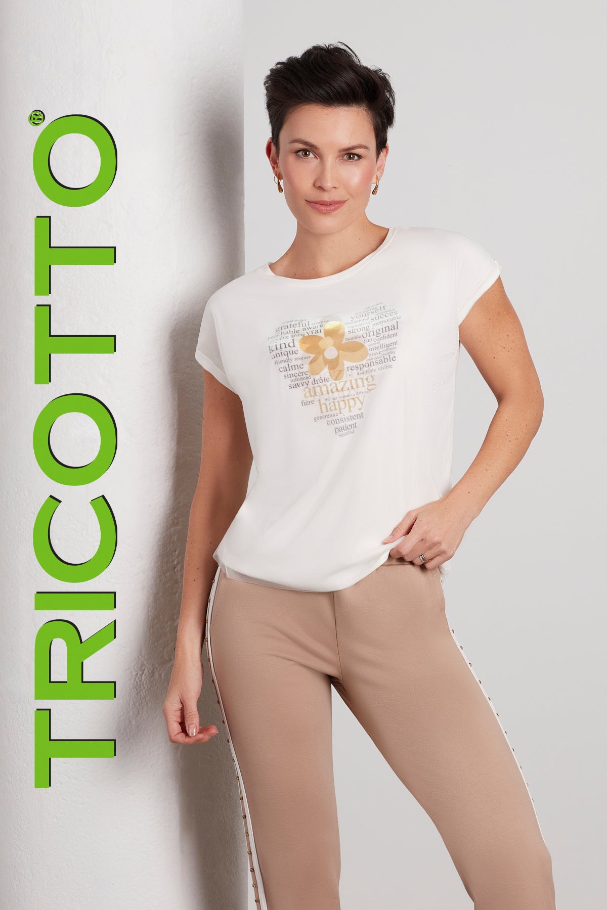 Tricotto off white t-shirt with front gold print detail in hi low silhouette