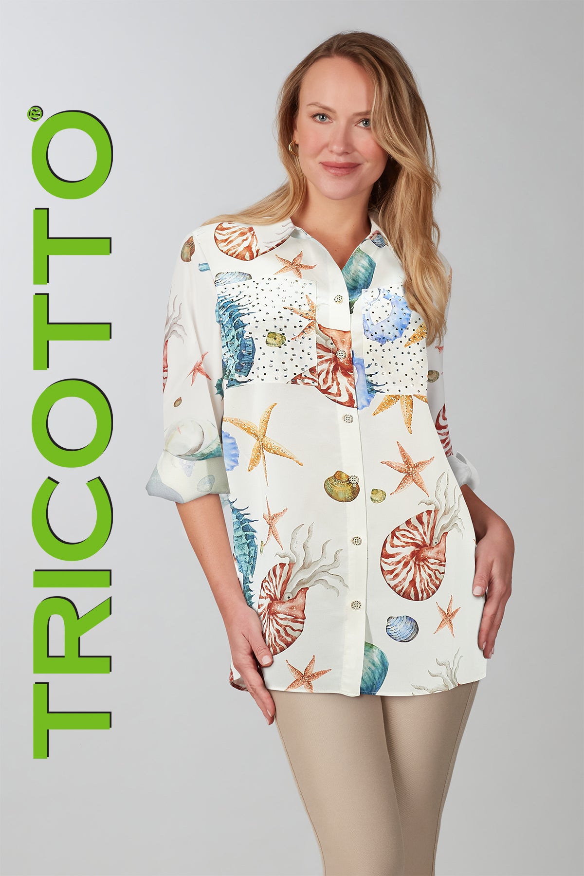 Tricotto Floral knit blouse with front sequin patch pocket detail