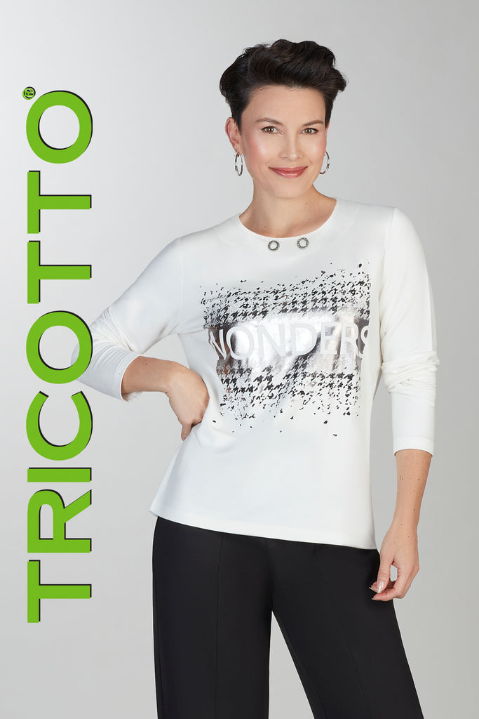 Tricotto off white sweater with fashion print detail on front