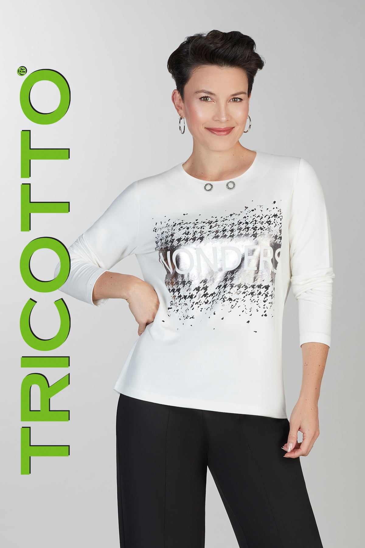 Tricotto off white sweater with fashion print detail on front