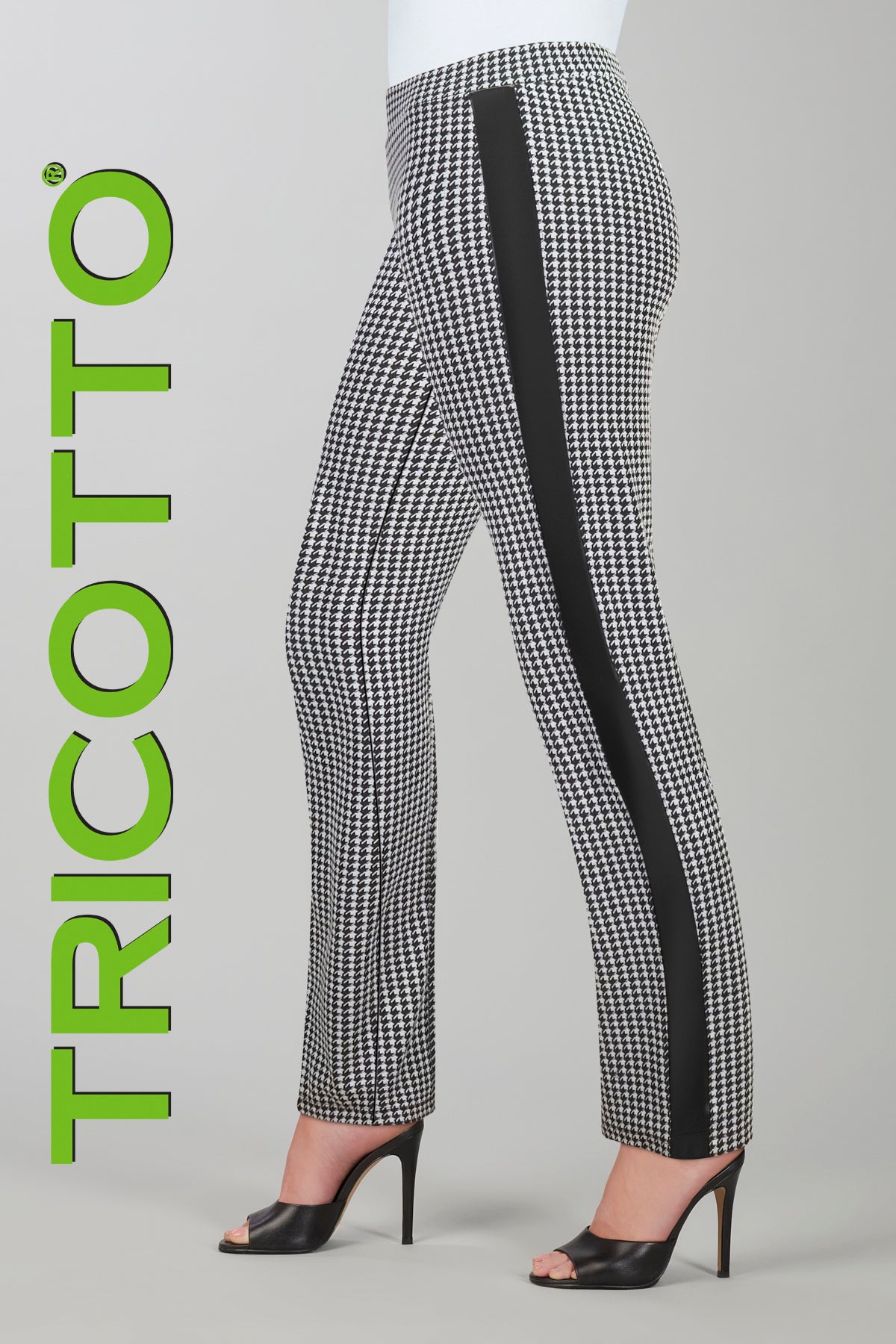 Tricotto black white pull on pant with side polyurethane detail