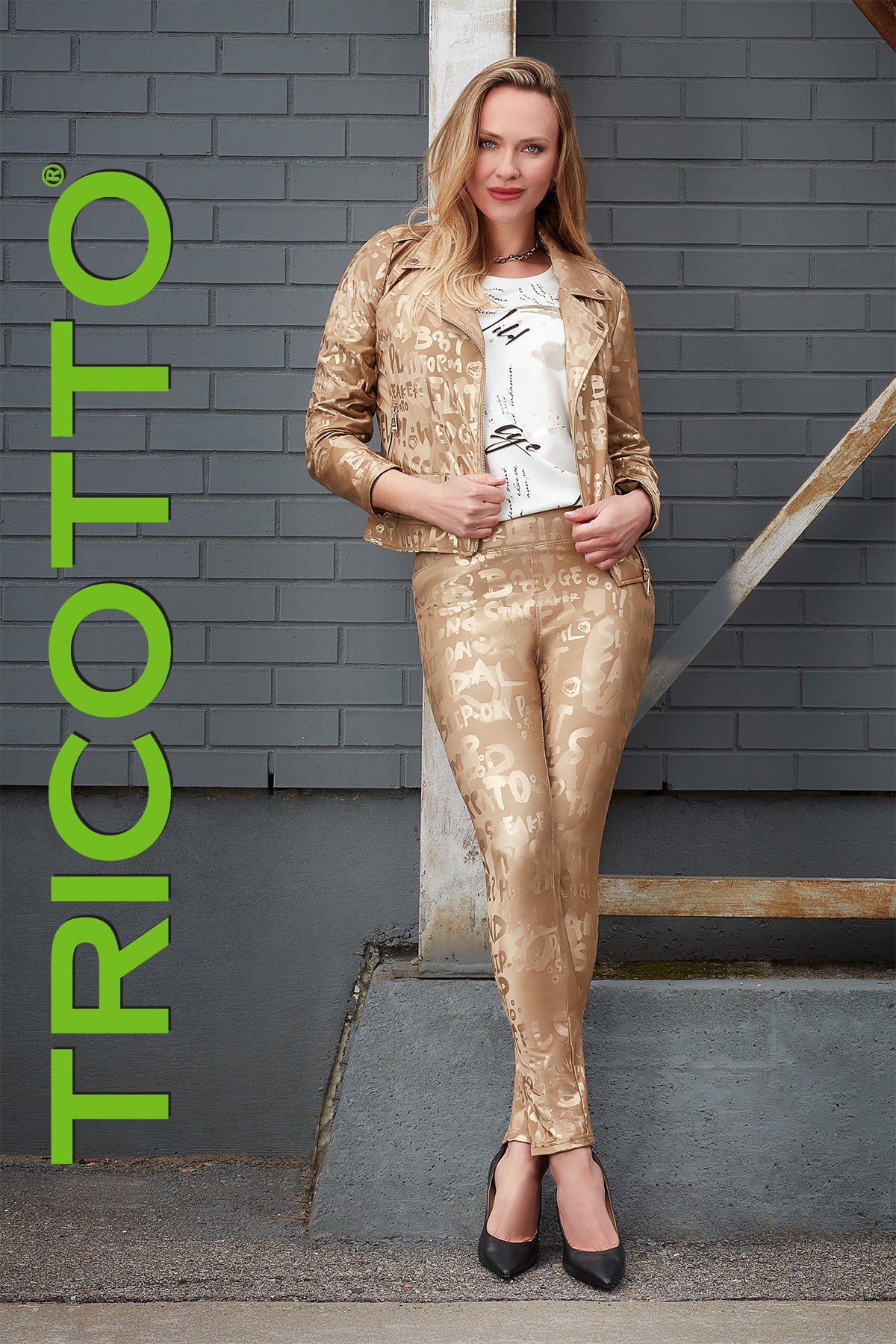 Tricotto gold printed motto jacket with zipper detail