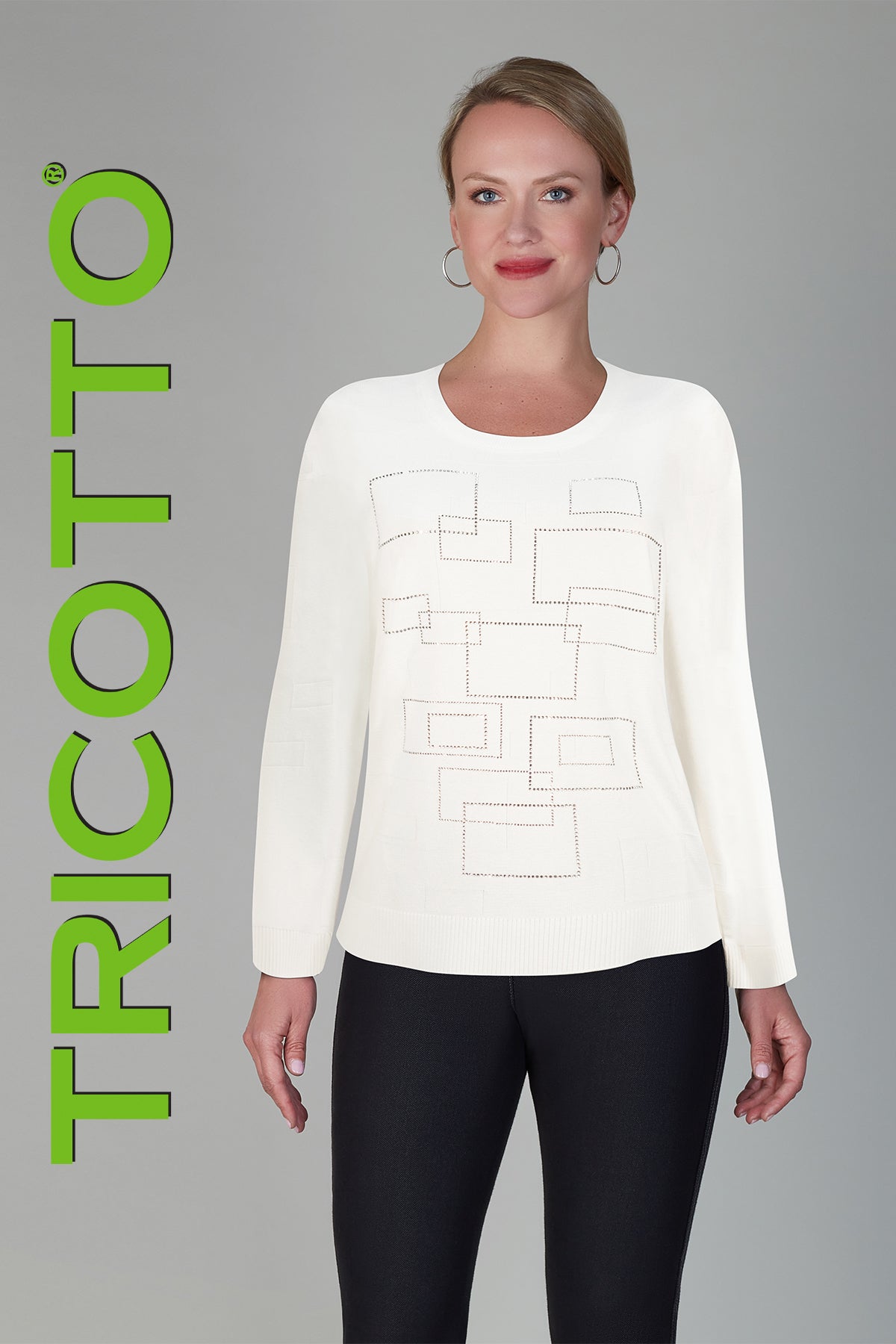 Tricotto Winter white sweater with front sequin detail