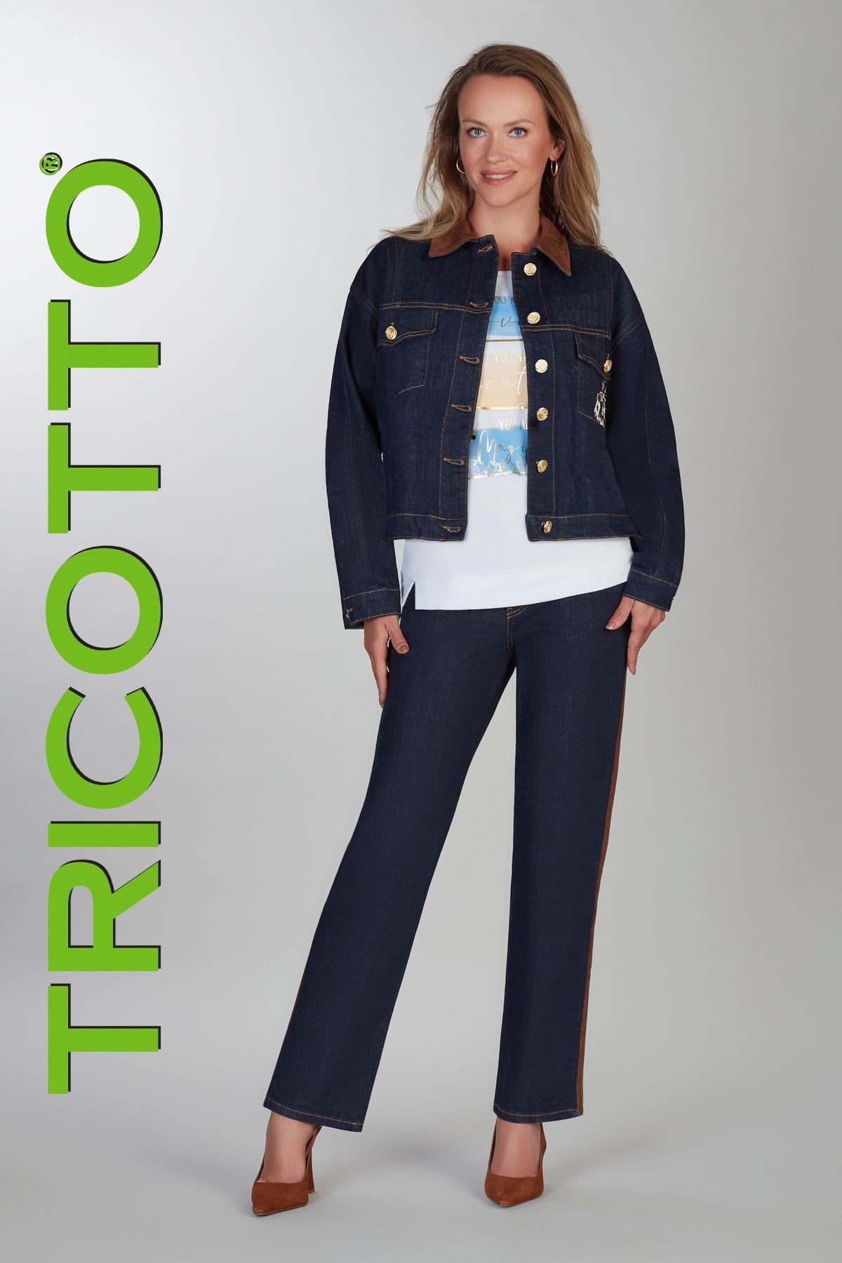 Denim blue jean jacket with brown collar and sequin print detail