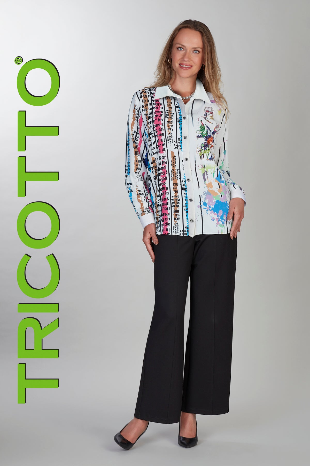 Tricotto white pink blue blouse with front sequin fashionista print