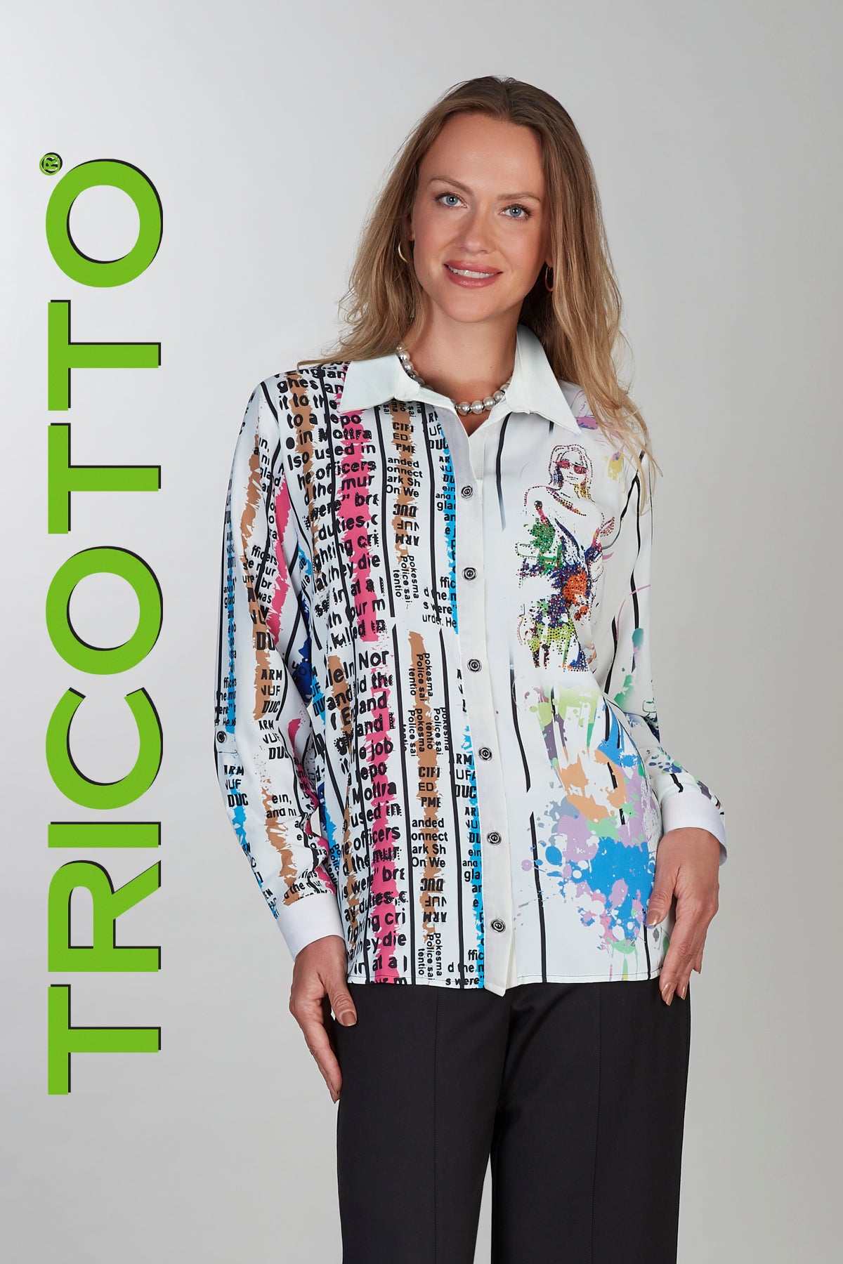 Tricotto white pink blue blouse with front sequin fashionista print