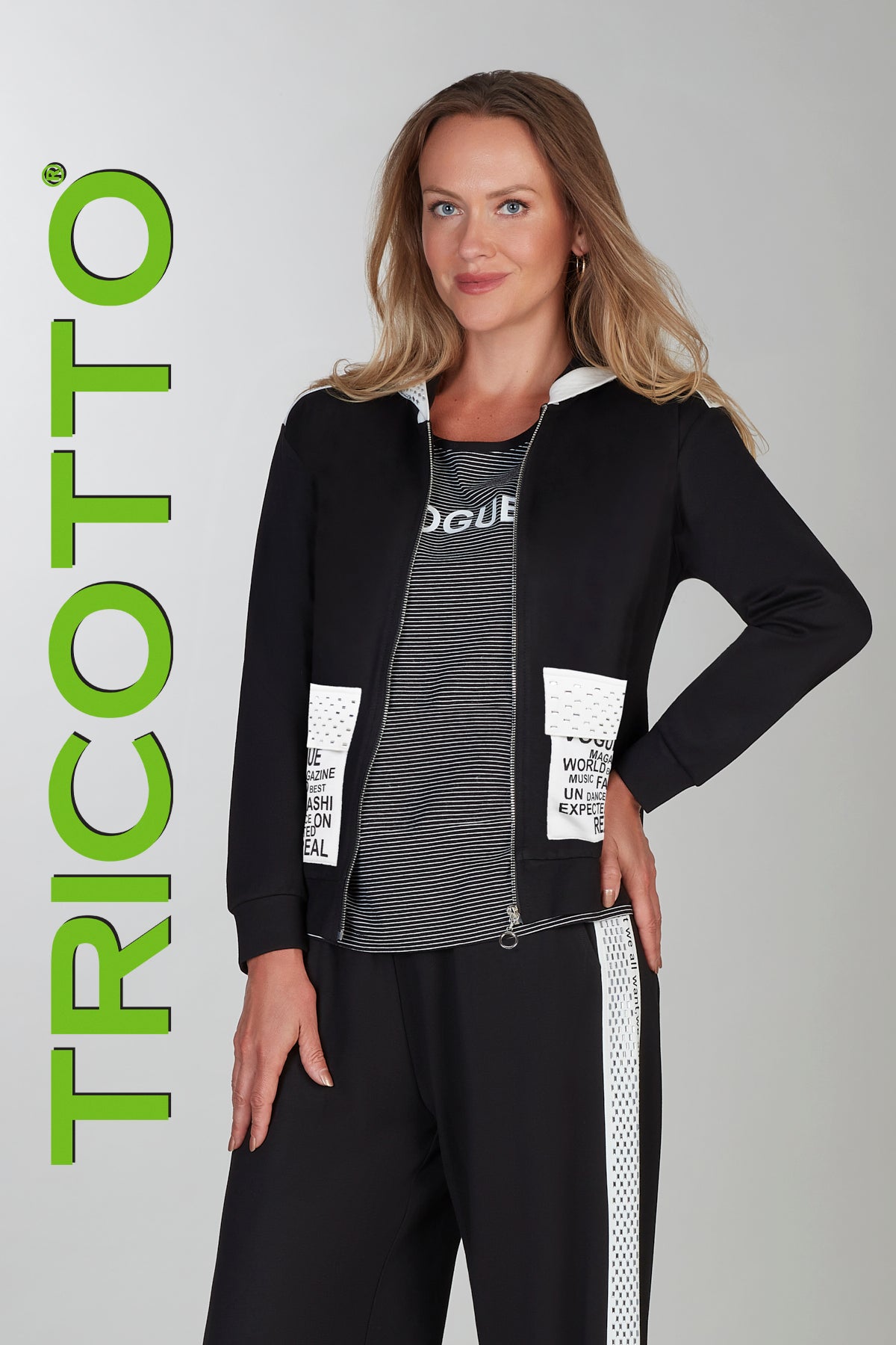 Tricotto Black hoodie jacket with pockets and sequin detail