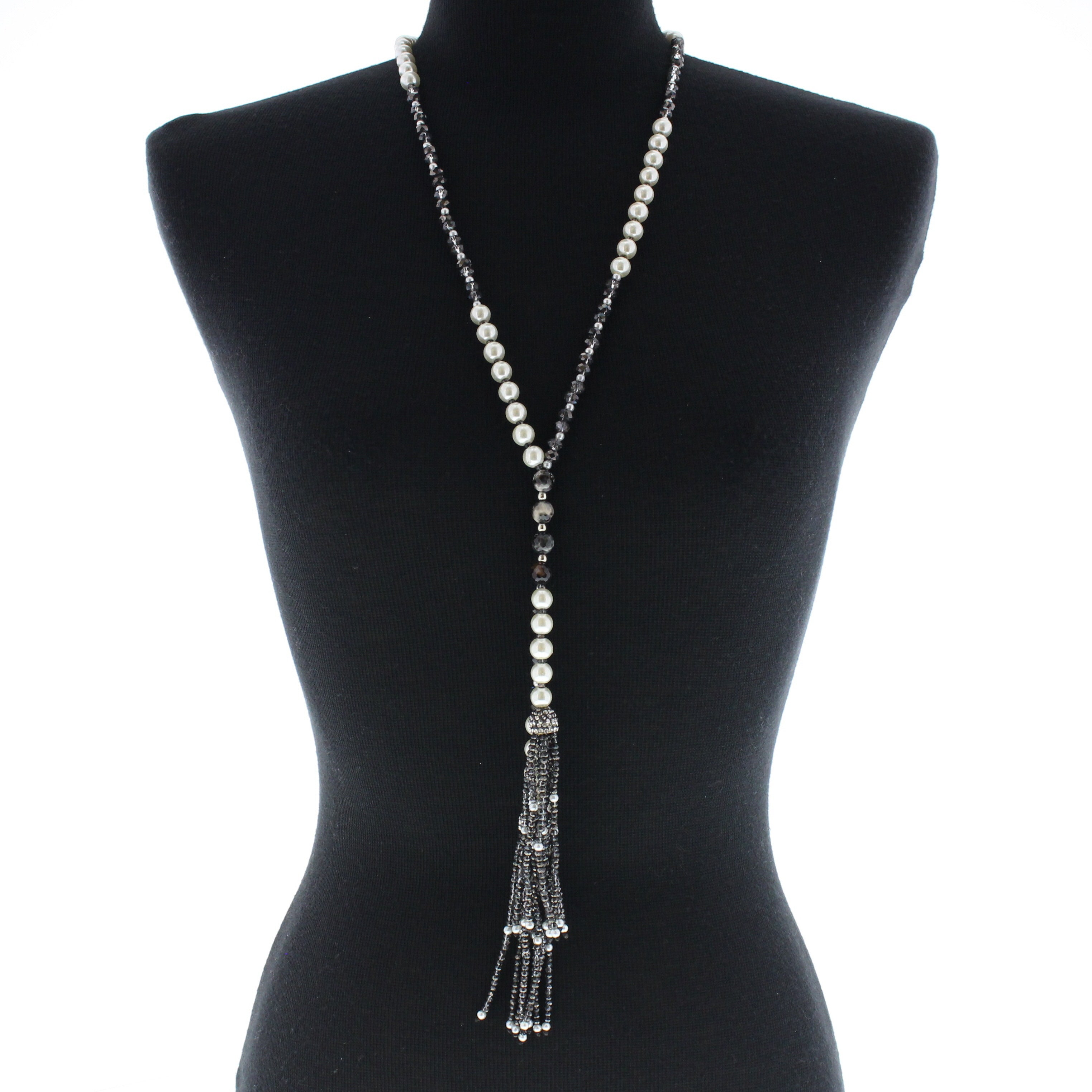 10005 (Long pearl necklace)