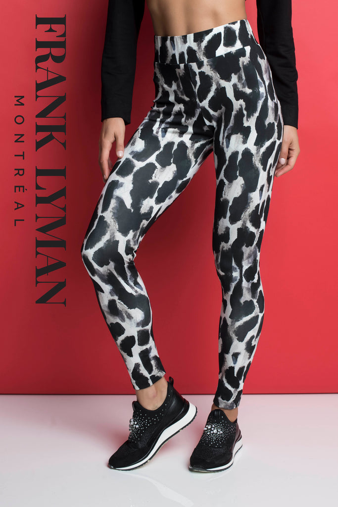 https://mariannestyle.com/cdn/shop/products/197100_CROPPED_PANT.jpg?height=1024&v=1578582689&width=1024